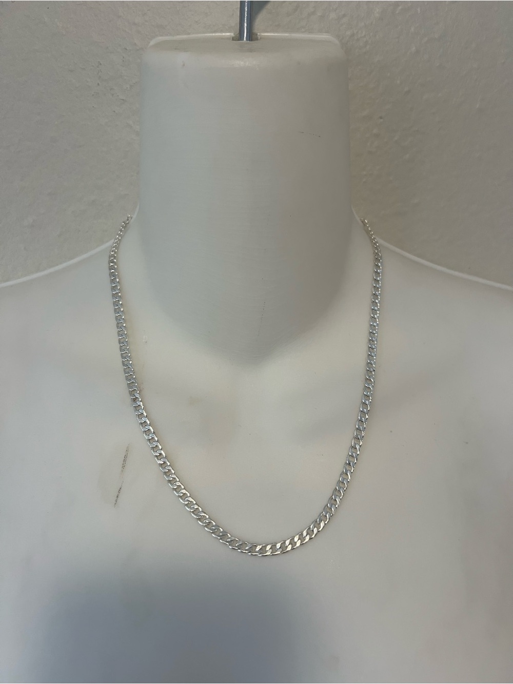 Silver Cuban Link Chain Necklace 18” Minimalist Women’s Jewelry - Picture 2 of 5